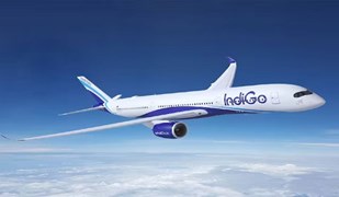 IndiGo Airlines: ठप हुआ इंडिगो का सिस्टम, पूरे देश में फंसे हुए हैं पैसेंजर, एयरपोर्ट पर दिखाई दे रहे रेलवे स्टेशन जैसा भीड़ 