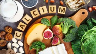 Beat Calcium Deficiency Naturally: बॉडी में कैल्शियम की कमी ऐसे करें दूर, हड्डियों में आएगी नई जान, बुढ़ापे तक हड्डियां रहेंगी मजबूत
