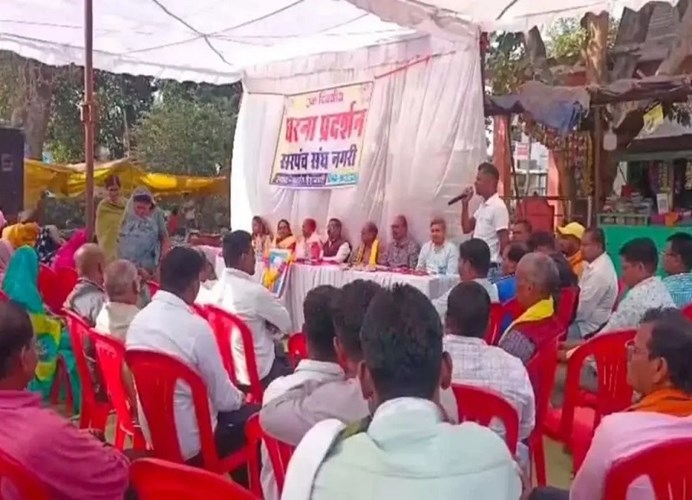 धमतरी में 102 सरपंचों का जोरदार प्रदर्शन, 15वें वित्त आयोग की राशि न मिलने पर विकास कार्य ठप