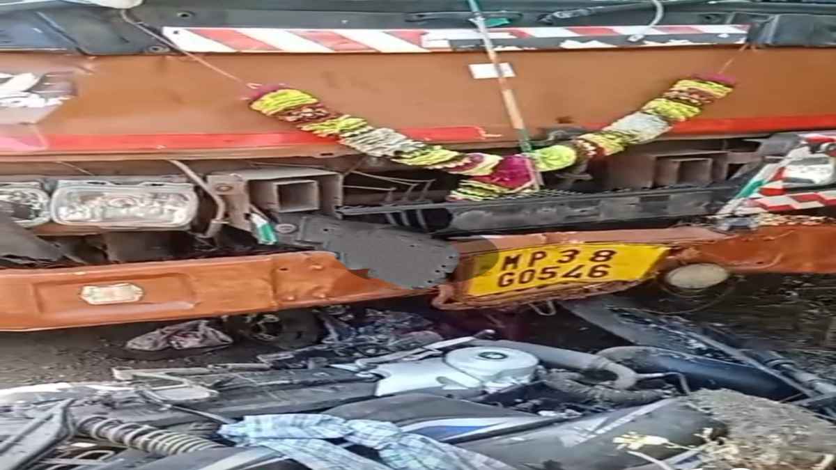 RAISEN NEWS : MP में रफ़्तार का कहर जारी, ट्रक और बाइक में हुई टक्कर, हादसे में मां बेटे की मौत 