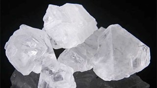 Alum benefits: फिटकरी के है ढेरों फायदे, एंटी-एजिंग, हेयर फॉल सहित इन समस्याओं से छुटकारा दिलवाने में है मददगार 