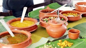 स्वाद से भरपूर होता है मिट्टी के बर्तन में बना खाना, सेहत को भी पहुँचता है लाभ, फायदे जान रह जाएंगे हैरान 