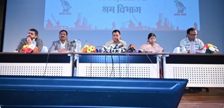 श्रम विभाग का दो साल का रिपोर्ट कार्ड: 11.40 लाख श्रमिक पंजीकृत, 800 करोड़ से अधिक की सीधी मदद