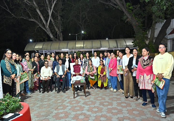 मुख्यमंत्री विष्णुदेव साय से मिलीं गुजरात भ्रमण से लौटीं महिला पत्रकार, सीएम का जताया आभार