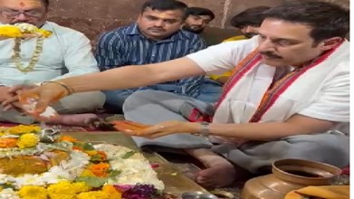 KHANDWA NEWS : ओंकारेश्वर पहुंचे फिल्म अभिनेता जिमी शेरगिल, किए ज्योतिर्लिंग भगवान ओंकारेश्वर के दर्शन