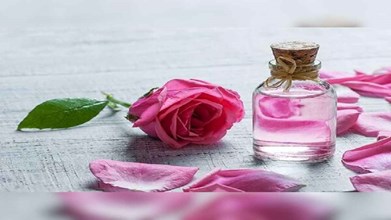 गुलाब जल लगाए और पाए नेचुरल ख़ूबसूरती, नहीं होगा कोई साइड इफ़ेक्ट, कुछ ही दिनों में दिखेगा असर 