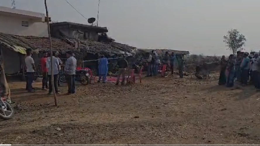 BETUL NEWS : बैतूल में ट्रिपल मर्डर, एक युवक ने अपनी मां, पिता और छोटे भाई की बेरहमी से की हत्या, मचा हड़कप  