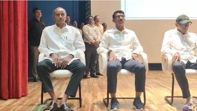 माओवादी संगठन को बड़ा झटका: पोलित ब्यूरो सदस्य देवजी समेत चार शीर्ष नेताओं ने किया आत्मसमर्पण