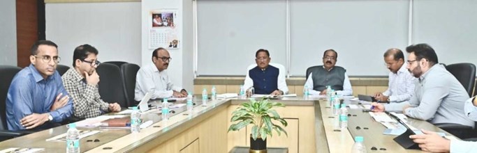 सड़क निर्माण में लापरवाही पर सख्त हुए CM विष्णु देव साय, घटिया काम पर कार्रवाई और ठेकेदारों को ब्लैकलिस्ट करने के निर्देश