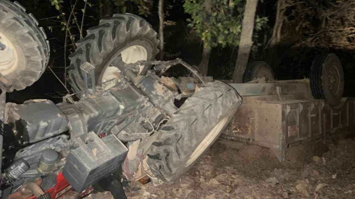 Chhindwara news: रेत से लदी ट्रैक्टर-ट्रॉली अनियंत्रित होकर पलटी, हादसे में 3 की मौत, जांच में जुटी पुलिस  