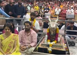 UJJAIN NEWS : बाबा महाकाल का आशीर्वाद लेने के लिए पहुंचे क्रिकेटर तिलक वर्मा, टी20 वर्ल्ड कप जीतने के लिए किया धन्यावाद