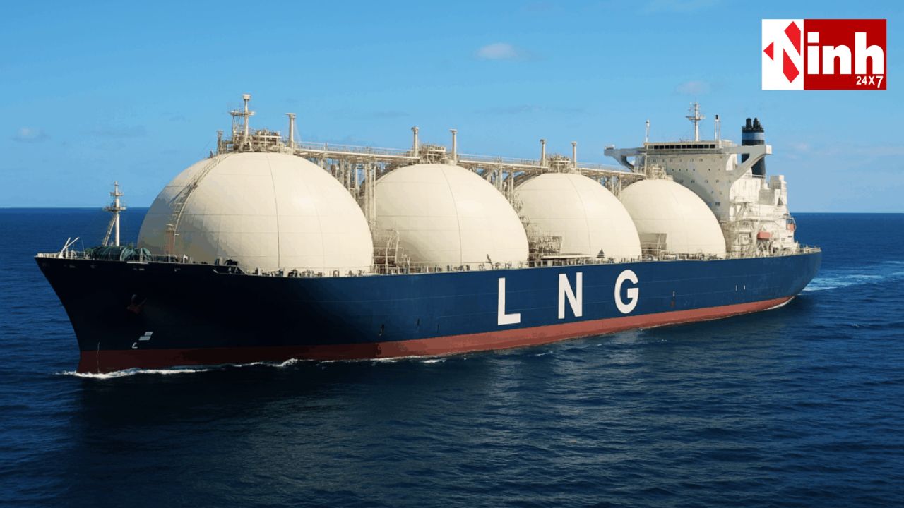 सरकार का दावा: देश में ईंधन की कोई कमी नहीं, पैनिक बाइंग से बचने की अपील, जमाखोरों पर सख्त कार्रवाई जारी...