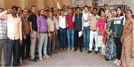 छत्तीसगढ़ में कर्मचारियों का प्रदेशव्यापी प्रदर्शन: 11 मांगों को लेकर सड़कों पर उतरे अधिकारी-कर्मचारी