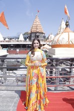 गदर 2 एक्ट्रेस सिमरत कौर पहुंची उज्जैन, महाकाल के दर्शन कर लिया आशीर्वाद 