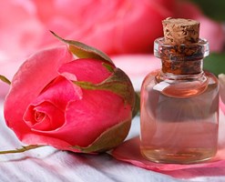 Rose water benefits & dis benefit : इस्तेमाल करने से पहले जान ले, गुलाब जल के फायदे और नुकसान के बारे में ,,,  
