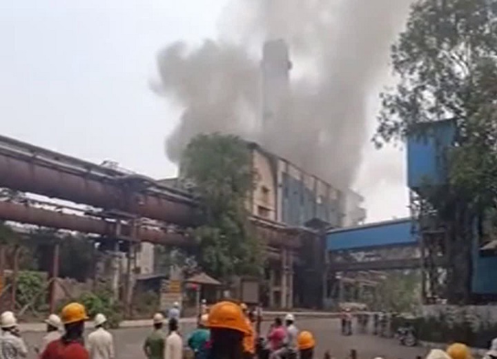 भिलाई स्टील प्लांट में भीषण आग: 5 लोग झुलसे