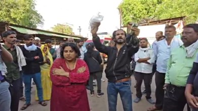 GWALIOR NEWS : बड़ी खबर !  ग्वालियर में सामूहिक आत्महत्या की कोशिश, 3 लोगों ने सागरताल में लगाई छलांग, 1 की मौत