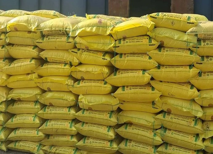 खरीफ 2026 की तैयारी के बीच अटका खाद वितरण, किसान इंतजार में