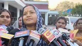 आंगनबाड़ी साड़ी वितरण पर बढ़ा विवाद: गुणवत्ता को लेकर सवाल, मंत्री लक्ष्मी राजवाड़े ने दिए जांच के आदेश