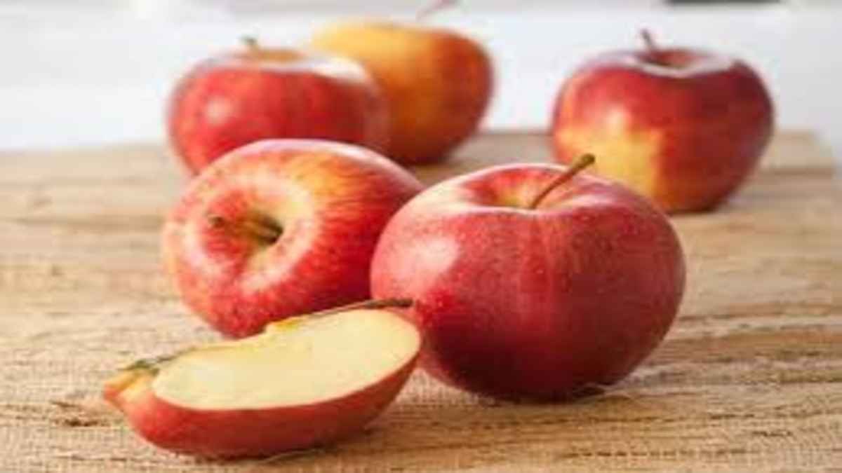 Apple Benefits:  सेब खाने के है अनेक फायदे, बीमारियां भागेगी दूर, खूबसूरती जाएगी निखार