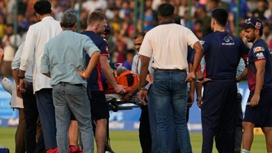 दिल्ली में मैच के दौरान बड़ा हादसा: तेज गेंदबाज गंभीर रूप से घायल, एंबुलेंस से ले जाया गया अस्पताल
