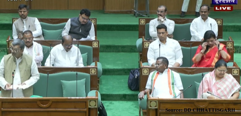 छत्तीसगढ़ विधानसभा में महिला आरक्षण पर सियासी संग्राम, विशेष सत्र में जमकर हंगामा