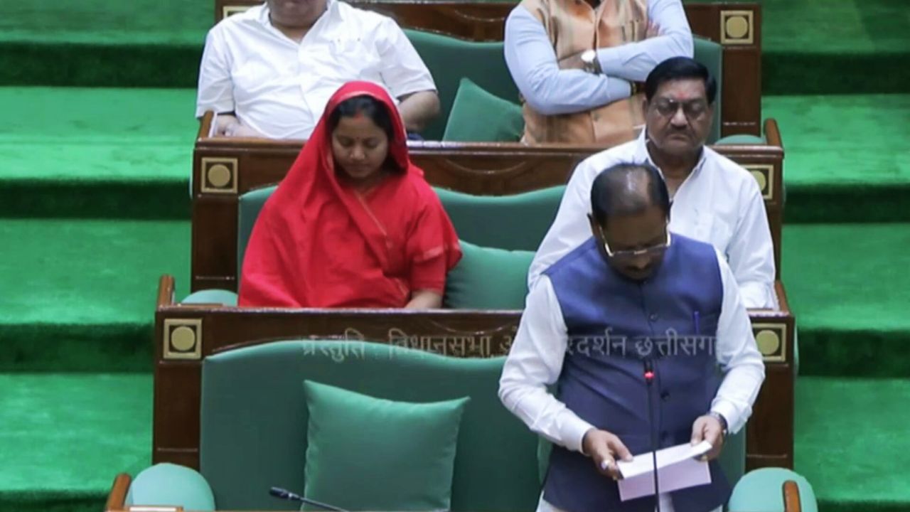 महिला आरक्षण पर छत्तीसगढ़ विधानसभा में हंगामा, विपक्ष का वॉकआउट; सीएम साय का तीखा हमला...