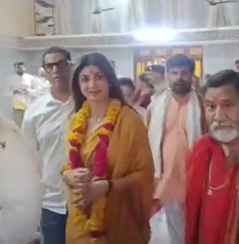 DATIYA NEWS : मां पीतांबरा और मां बगलामुखी के दर्शन के लिए पहुंची एक्ट्रेस शिल्पा शेट्ट, पूजा अर्चना कर लिया आशीर्वाद 