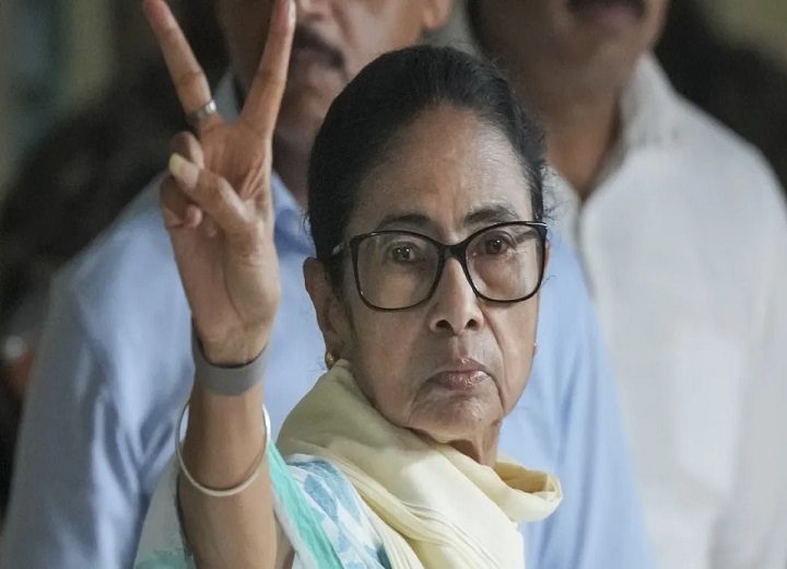 बंगाल में BJP आगे, ममता बनर्जी का आरोप—जहां हम जीत रहे, वहां धीमी हो रही काउंटिंग