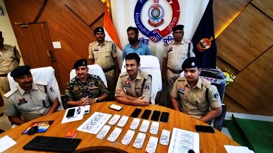नकली नोटों का बड़ा खुलासा, घर में छाप रहा था 500-500 के नोट