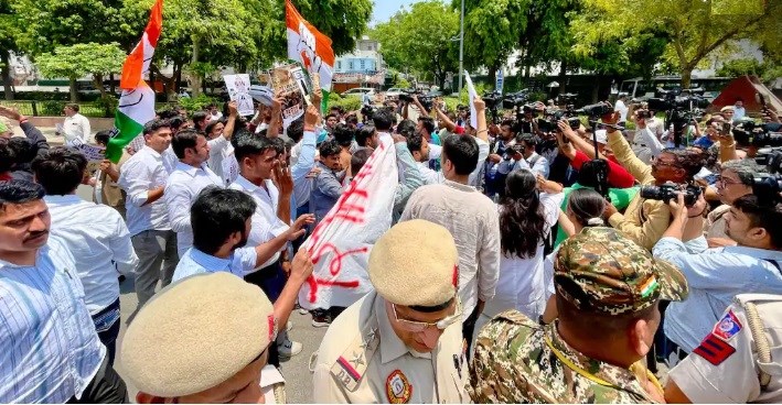 NEET पेपर लीक विवाद पर दिल्ली में बड़ा प्रदर्शन, युवा कांग्रेस-NSUI ने सरकार को घेरा