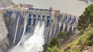 चिनाब नदी में बढ़ते जलस्तर को लेकर पाकिस्तान में अलर्ट, भारत के सलाल डैम के गेट खोलने का दावा