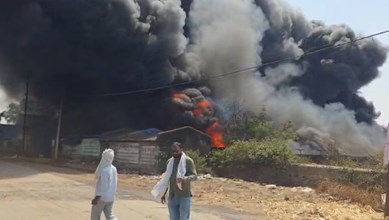 रायगढ़ में कबाड़ दुकान में भीषण आग, धुएं के गुबार से फैली दहशत