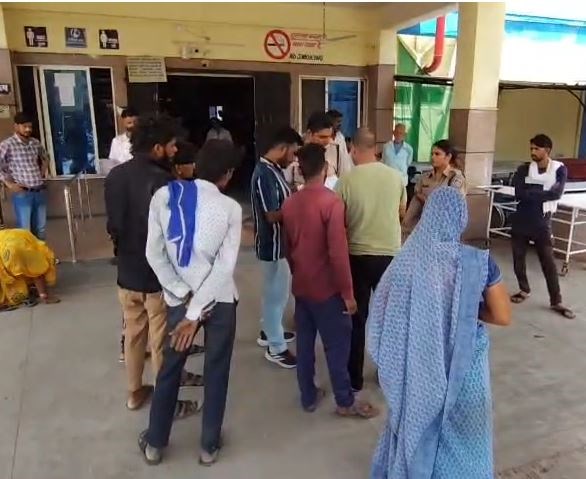 Shajapur News: मक्सी के ग्राम झोकर में नव विवाहित ने लगाई फांसी, फंदे पर लटका मिला शव 