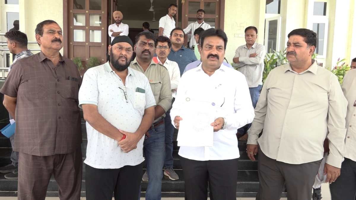 डीजल महंगा तो बस किराया बढ़ाने की मांग तेज, छत्तीसगढ़ यातायात महासंघ ने सरकार को सौंपा ज्ञापन