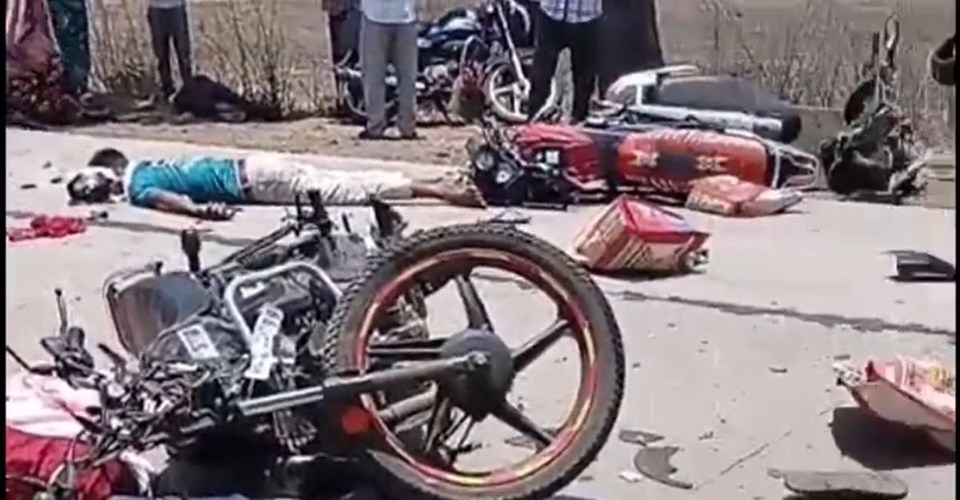 Seoni News : सिवनी में 3 बाइक की आमने सामने हुई भिड़ंत, 2 की मौत, 6 घायल, मची चीख पुकार 