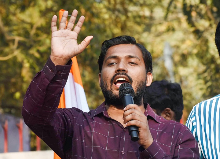 गार्ड्स की फायरिंग पड़ी भारी: खान सर के खिलाफ गंभीर धाराओं में केस दर्ज, गिरफ्तारी के लिए पुलिस की रेड