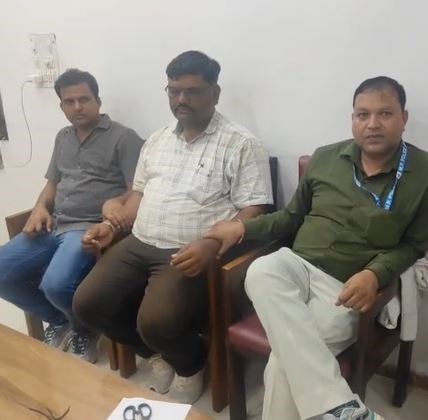  DHAR NEWS : धार में 10 हजार की रिश्वत लेते धराया पटवारी, इस काम के लिए मांगी थी घूस, कार्रवाई जारी 