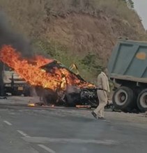 JALABPUR NEWS : जबलपुर में हाईवा से टकराई स्कार्पियो, मिनटों में कार बनी आग का गोला, 2 की जिंदा जलकर मौत 