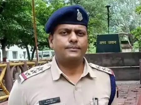 कोर्ट वारंट मामले में बड़ी कार्रवाई, पूर्व थाना प्रभारी निलंबित