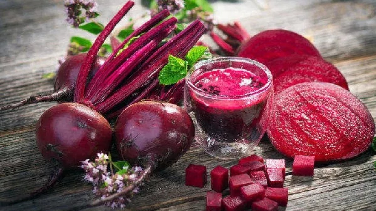 Beetroot Benefits:  स्किन से लेकर सेहत के लिए बहुत गुणकारी है चुकंदर, आज ही डाइट में करें शामिल, हैरान कर देंगे फायदे 