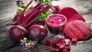 Beetroot Benefits:  स्किन से लेकर सेहत के लिए बहुत गुणकारी है चुकंदर, आज ही डाइट में करें शामिल, हैरान कर देंगे फायदे 