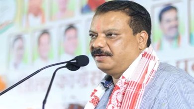 INDORE NEWS : नीट छात्रा की मौत पर उमंग सिंघार ने जताया दुख, 1 लाख की दी आर्थिक सहायता, परीक्षा प्रणाली पर जाहिर की चिंता 