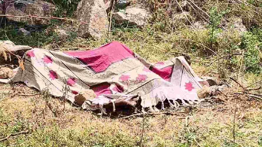 DATIYA NEWS : नेशनल हाईवे-44  के पास महिला का मिला अधजली लाश, मचा हड़कप,  शिनाख्त में जुटी पुलिस 