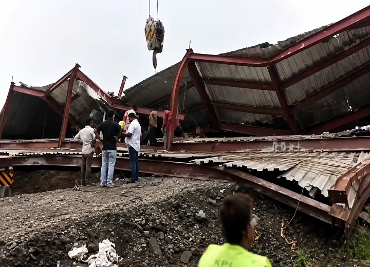 कोलकाता में दर्दनाक हादसा, गोदाम की छत गिरने से 50 से अधिक लोगों के दबे होने की आशंका