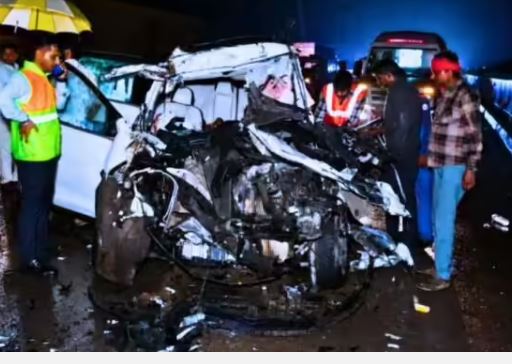 MAIHAR NEWS : जन्मदिन की खुशियां मातम में बदलीं, ट्रक में घुसी XUV कार, पूर्व विधायक के परिवार के 5 लोगों की दर्दनाक मौत