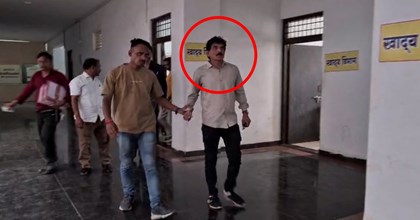 AGAR MALVA: आगर मालवा में लोकायुक्त की बड़ी कार्रवाई, 50 हजार रुपये की रिश्वत लेते बाबू गिरफ्तार