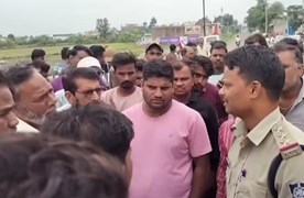 करंट से एक व्यक्ति की मौत पर परिजनों का प्रदर्शन, स्टेट हाईवे-44 पर लगाया जाम
