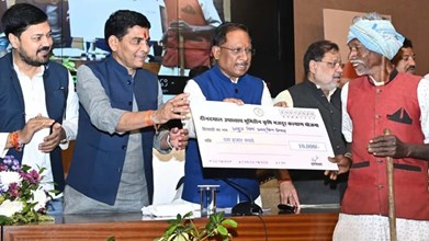 भूमिहीन मजदूरों के लिए वरदान बनी दीनदयाल उपाध्याय योजना, हर साल मिल रहे ₹10 हजार; लाखों परिवारों को DBT से लाभ