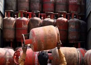 गैस सिलेंडर के लिए अब नहीं करना होगा इंतजार, 10 मिनट में होगी होम डिलीवरी